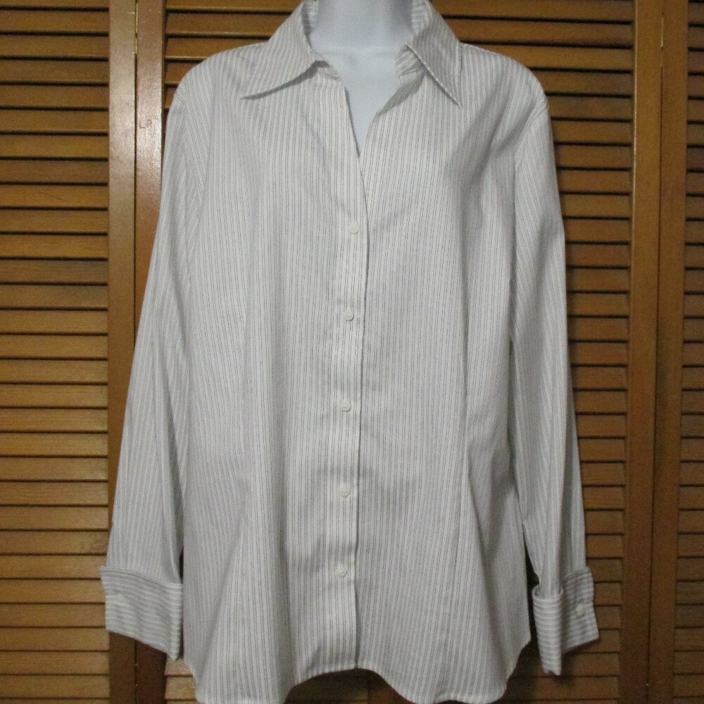 Worthington top NEW button down stretch, white w/black vertical lines size XL